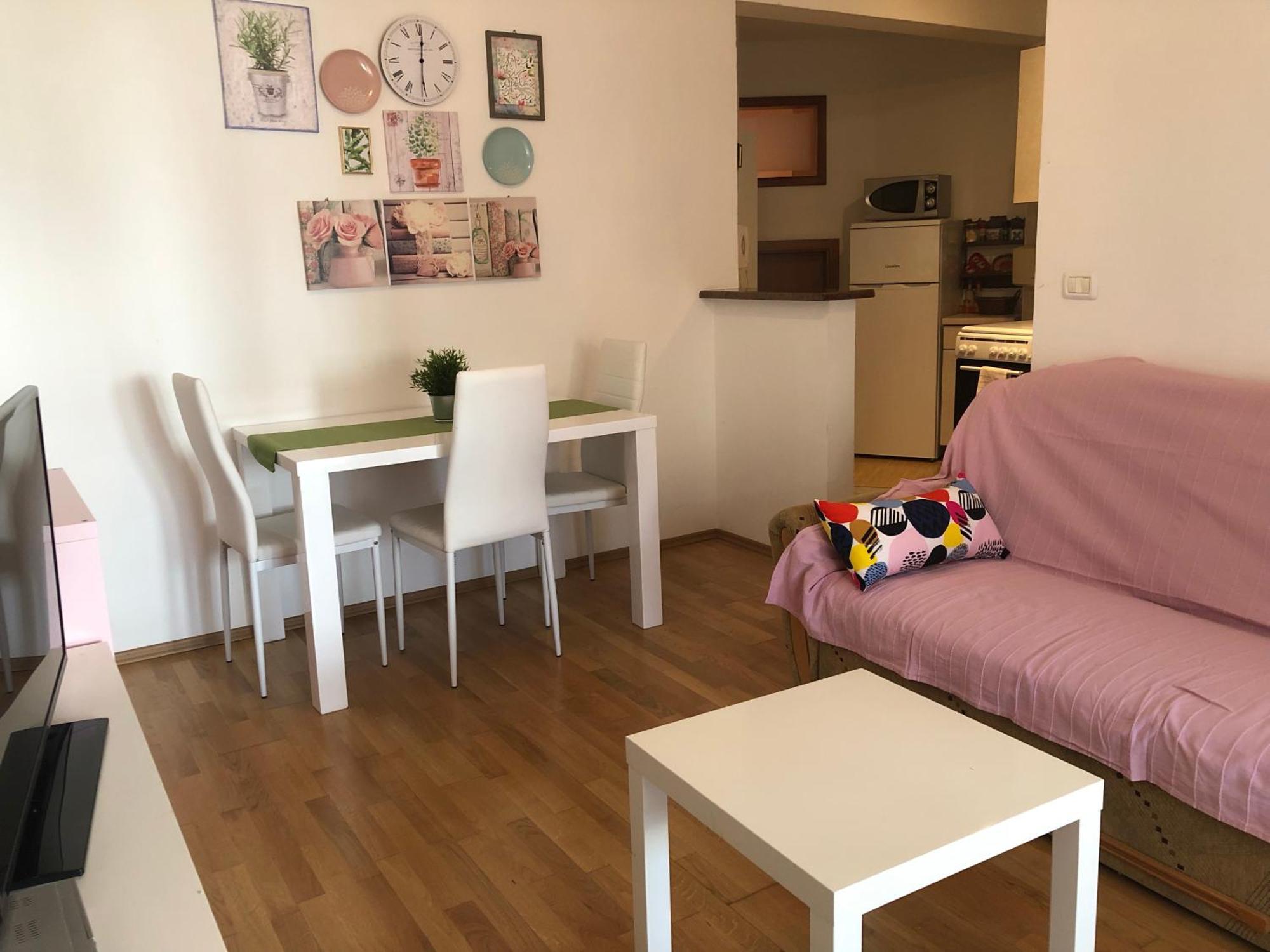 Jeromela Apartment
