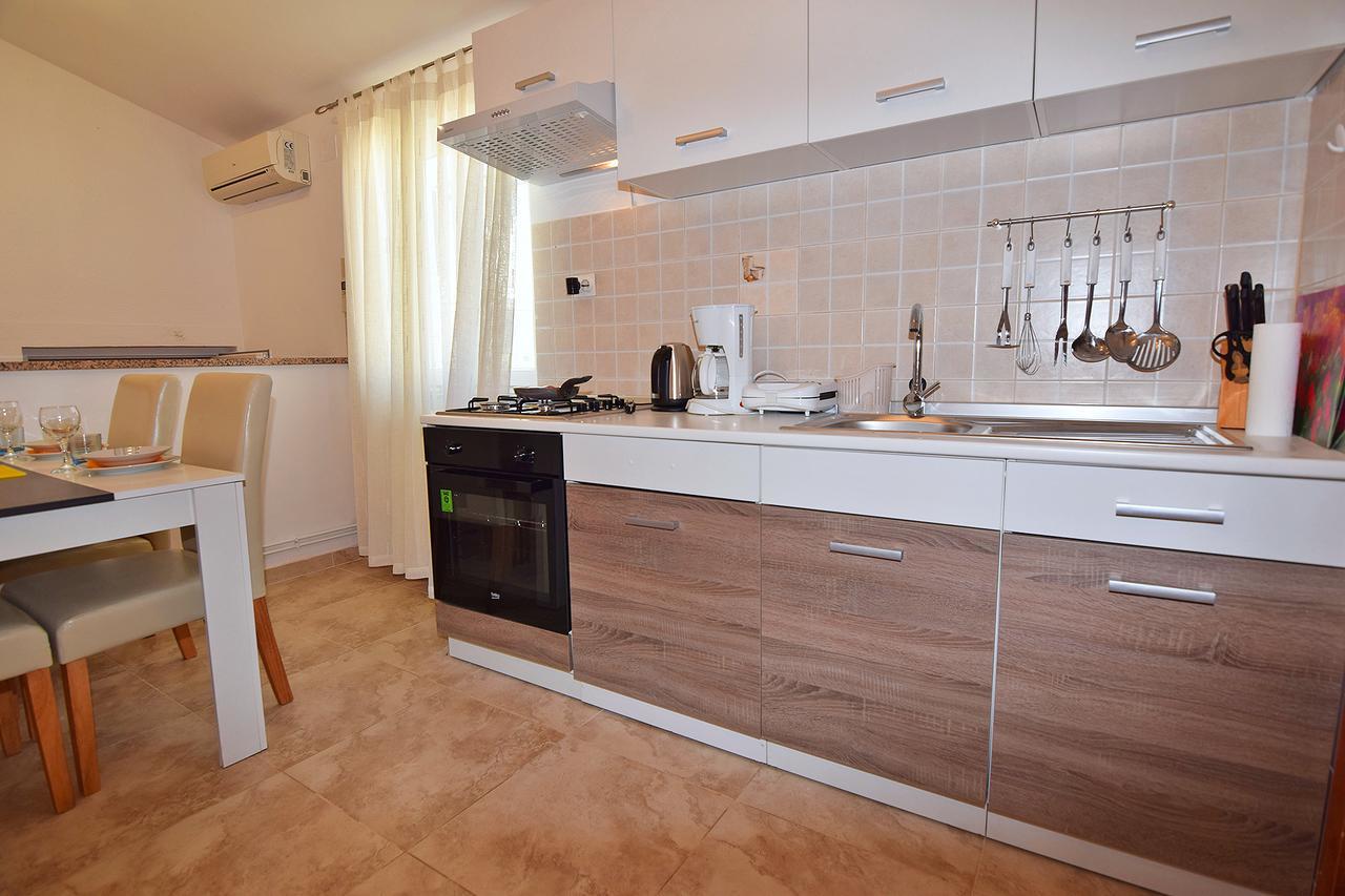 Jeromela Apartment